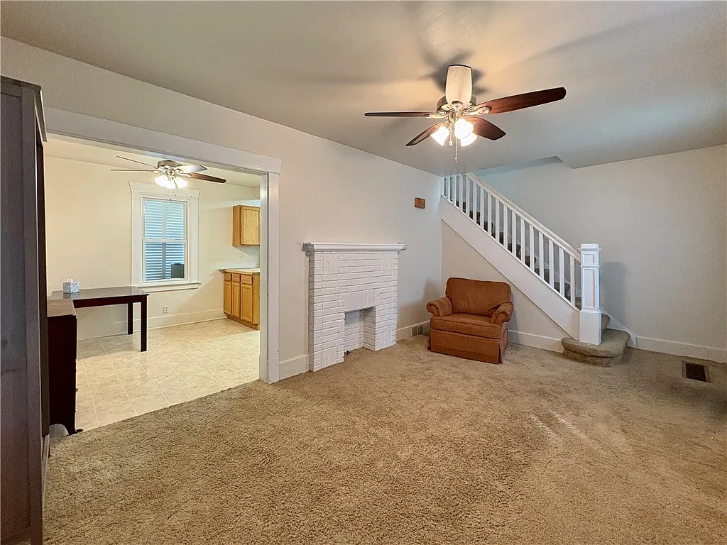 3 bed, 1.5 bath, $1,400 — Photo 4