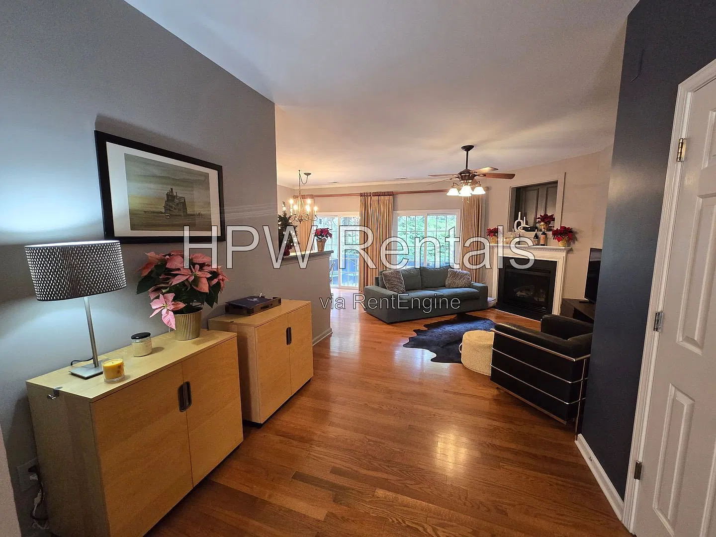 3 bed, 2.5 bath, 1650 sqft, $1,800 — Photo 3