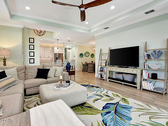 5th image of 693 Margaritaville Ave