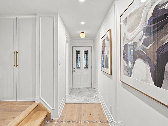 4th image of 1951 Rathburn Rd E #26