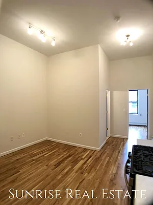 Rented by Sunrise Real Estate | media 22