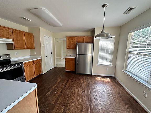 3rd image of 4005 Cedarwood Ln