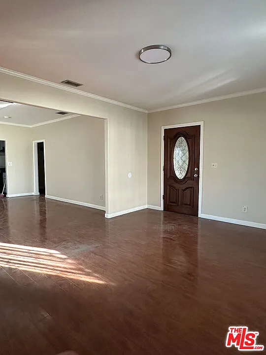 201 S Benton Way
