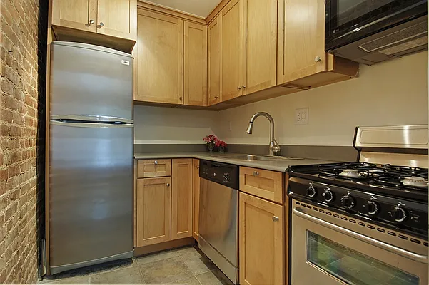 Sold by Corcoran | media 3