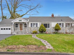 71 Linwood St, West Haven, CT 06516