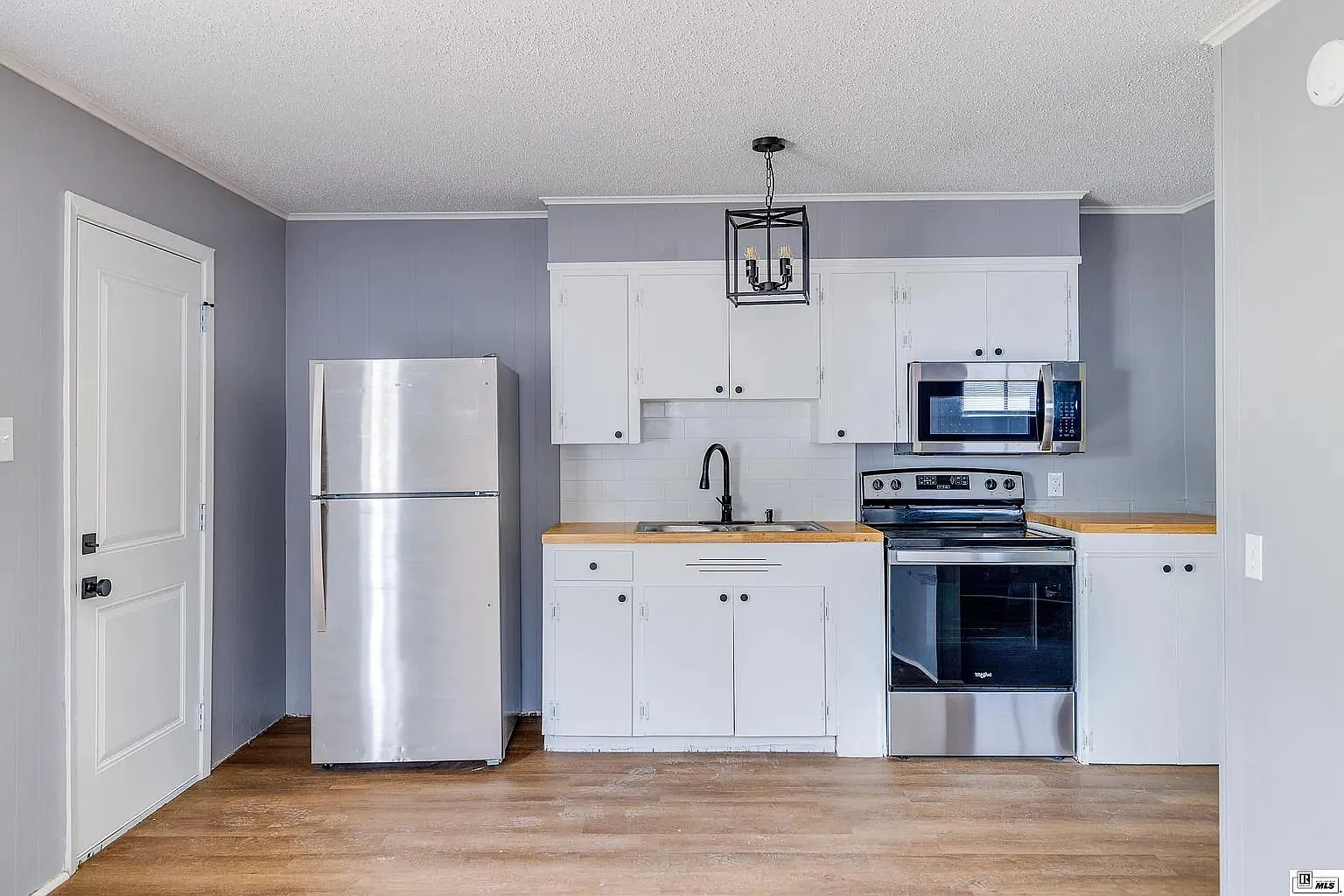 1 bed, 1.0 bath, 459 sqft, $850 — Photo 1