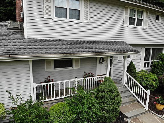 3rd image of 2204 Van Cortlandt Cir