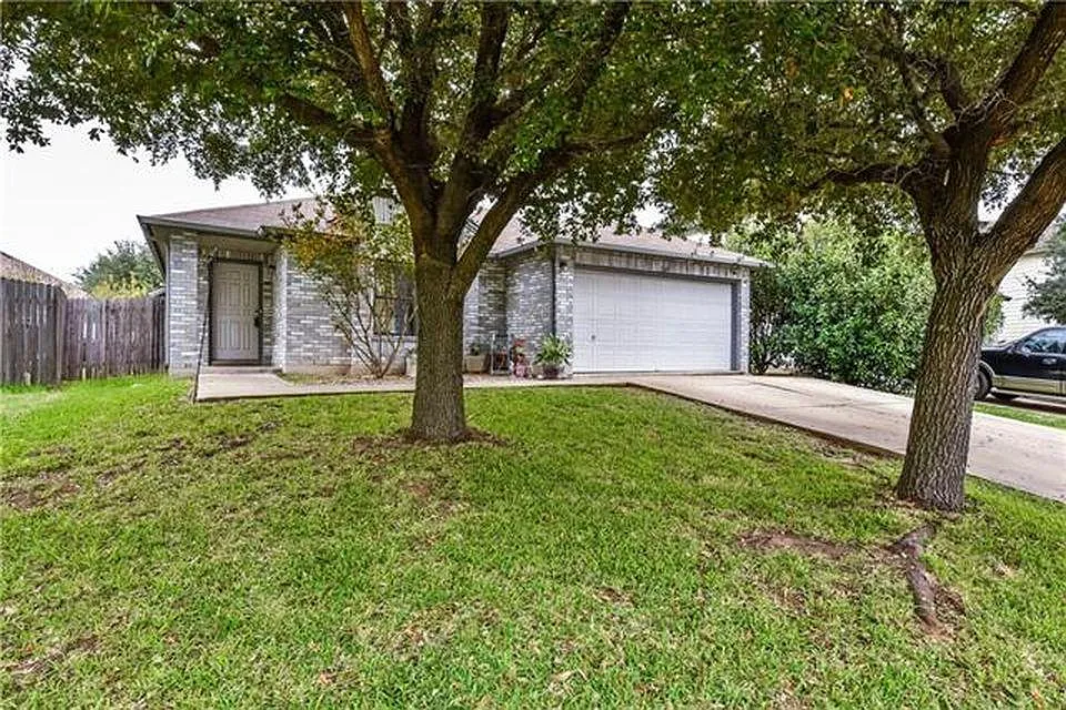 3 bed, 1564 sqft, $1,950 — Photo 2