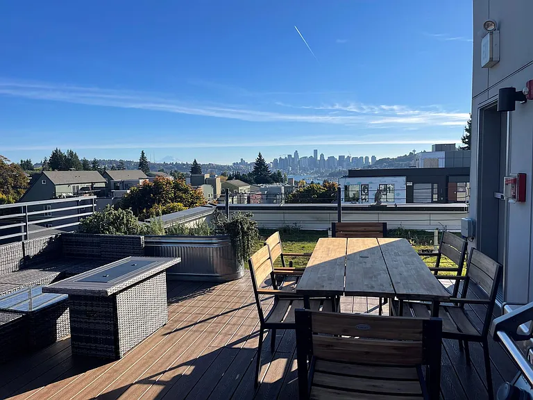 4111 Stone Way N — Photo 37