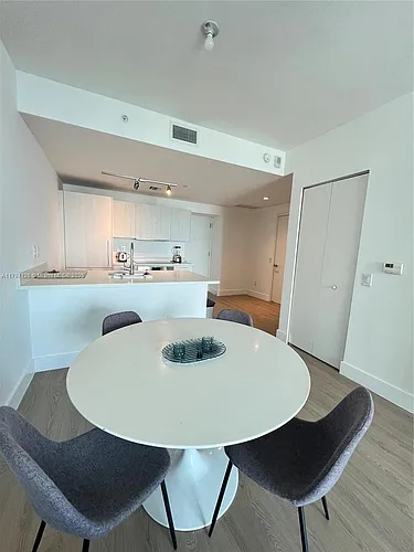 501 NE 31st St #1202 Photo 1