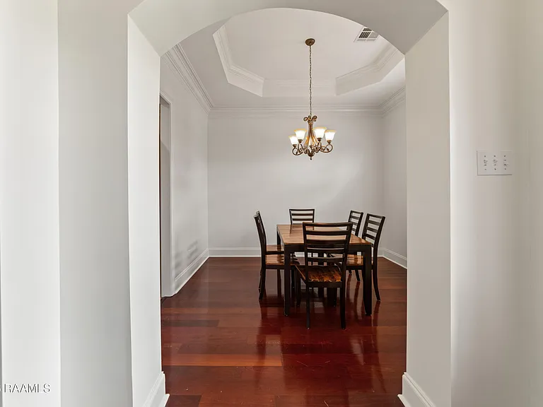 100 Shumard Dr — Photo 16