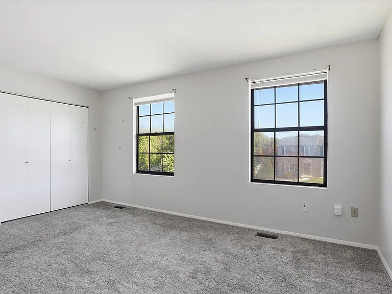 663 Johahn Dr — Photo 9