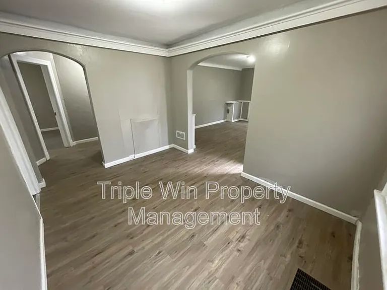 802 Rowles Ave — Photo 11