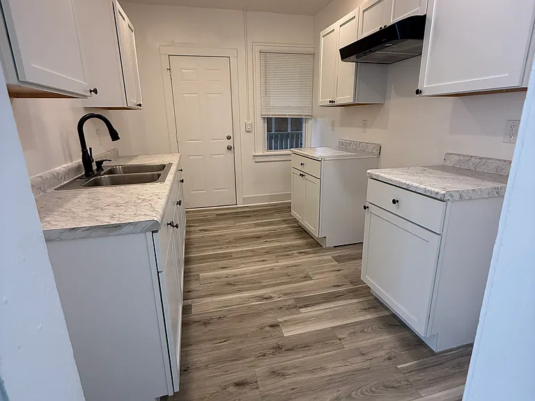 15203 Kinsman Rd #3 — Photo 16
