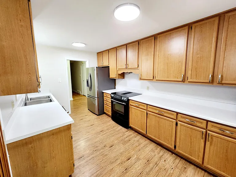 10820 Claire Ln — Photo 6