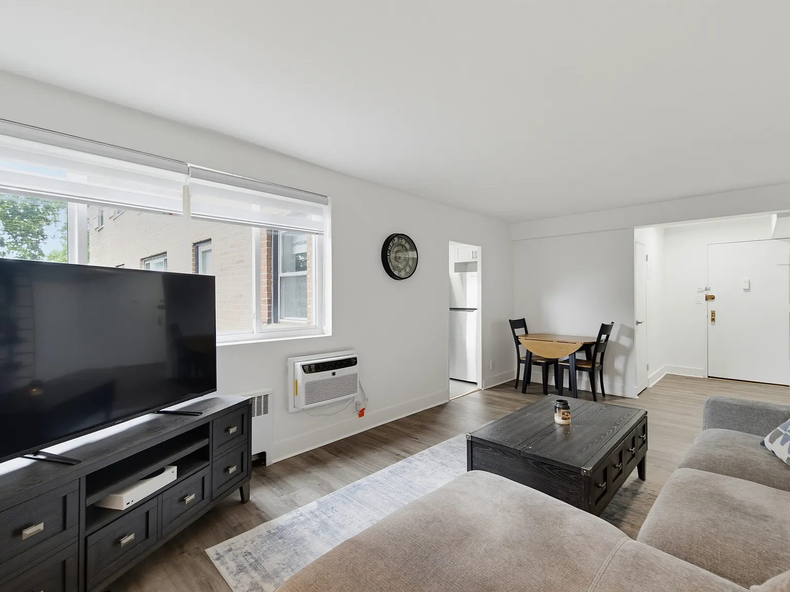 1 bed, 587 sqft, $2,275 — Photo 3