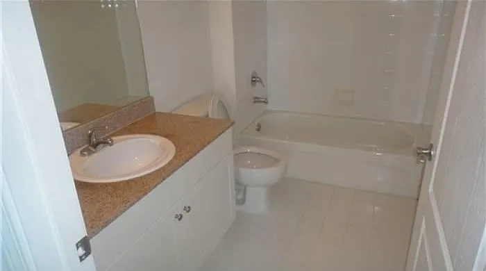 2 bed, 2.5 bath, 998 sqft, $1,475 — Photo 2