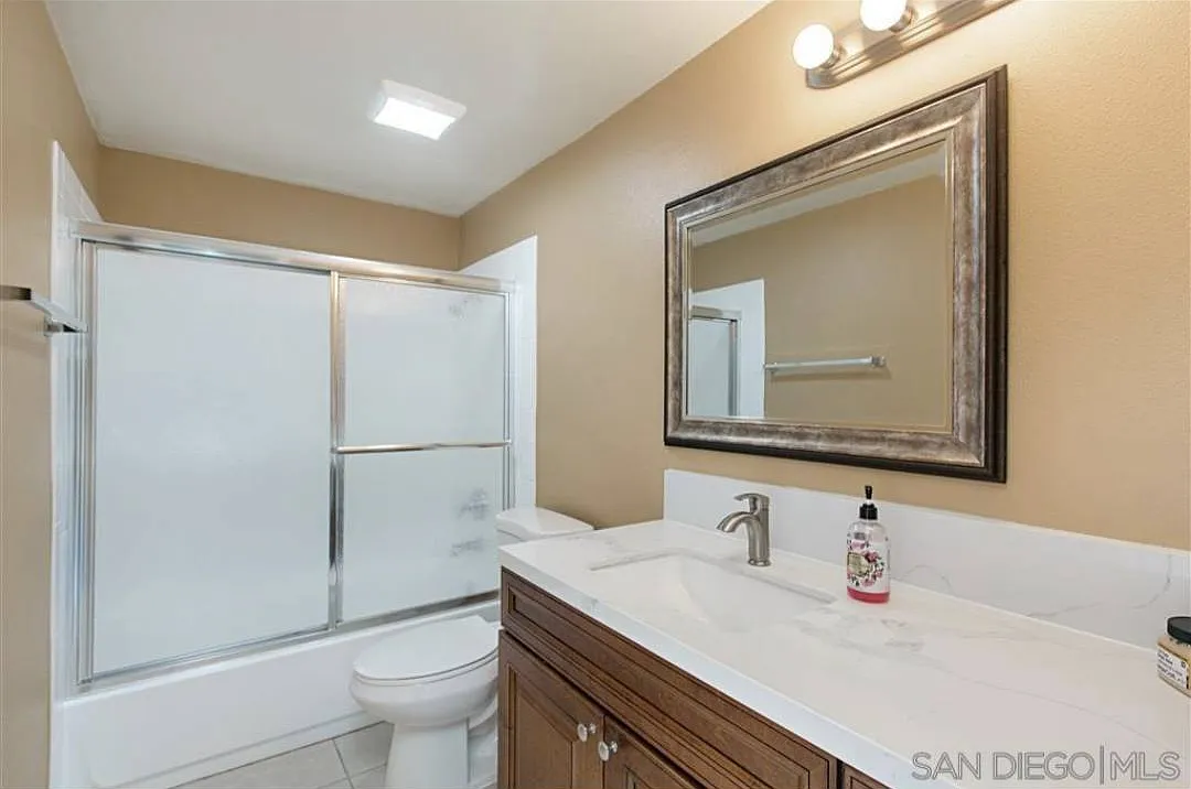 5 bed, 2255 sqft, $980 — Photo 3