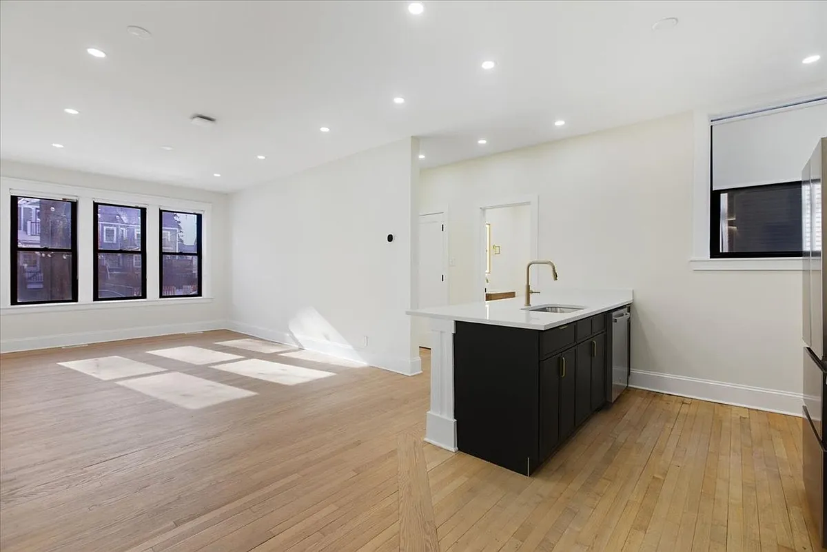 Building Photo - 4637 N Hamilton Ave #2N