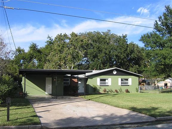 Front of House, 2-car Carport
