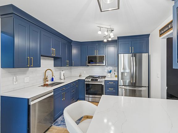 2nd image of 771 Covington Cir