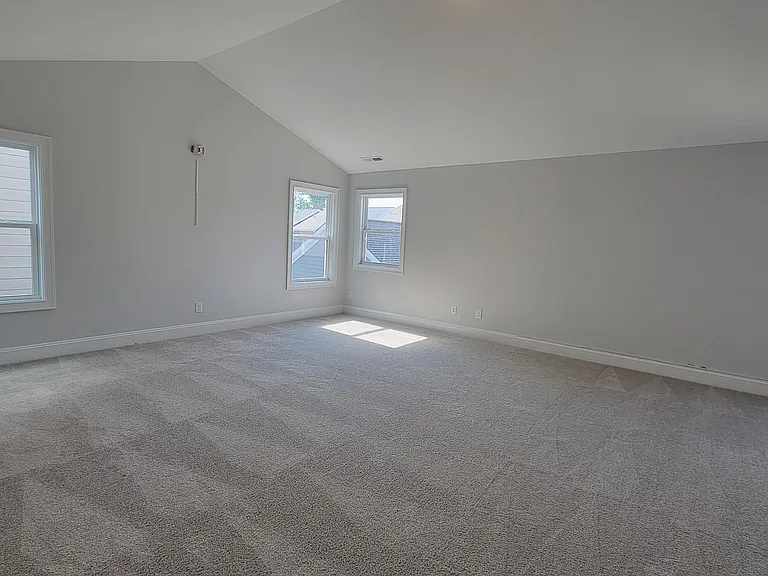 1252 Gloriosa St — Photo 23