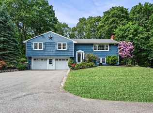 5 Cedar St, North Reading, MA 01864