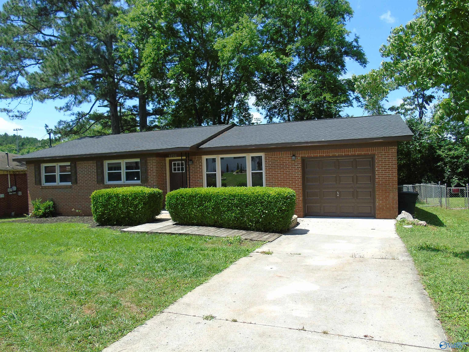 3 bed, 1.5 bath, 1110 sqft, $1,475 — Photo 1