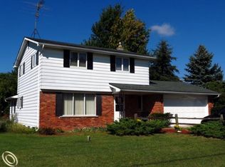 28405 Pontiac Trl, South Lyon, MI