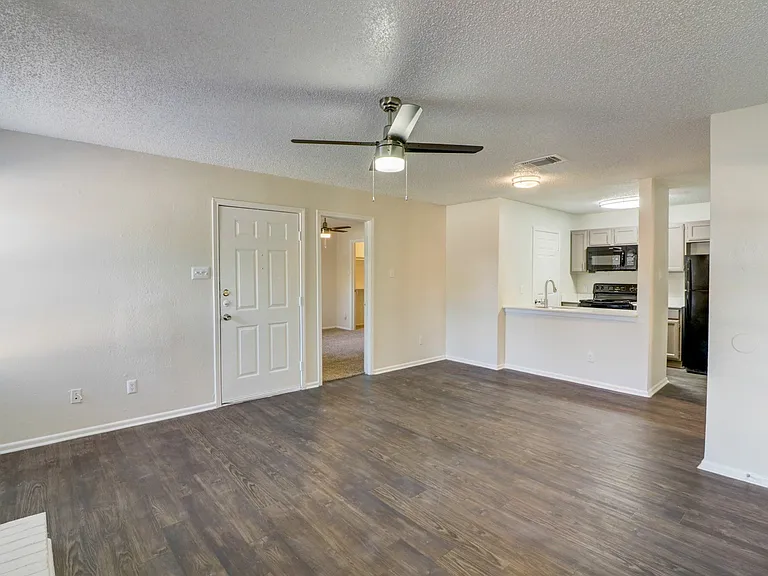 8-web-or-mls-Lake Park Rd-008