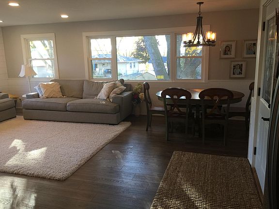 3rd image of 3525 Emerald Dr