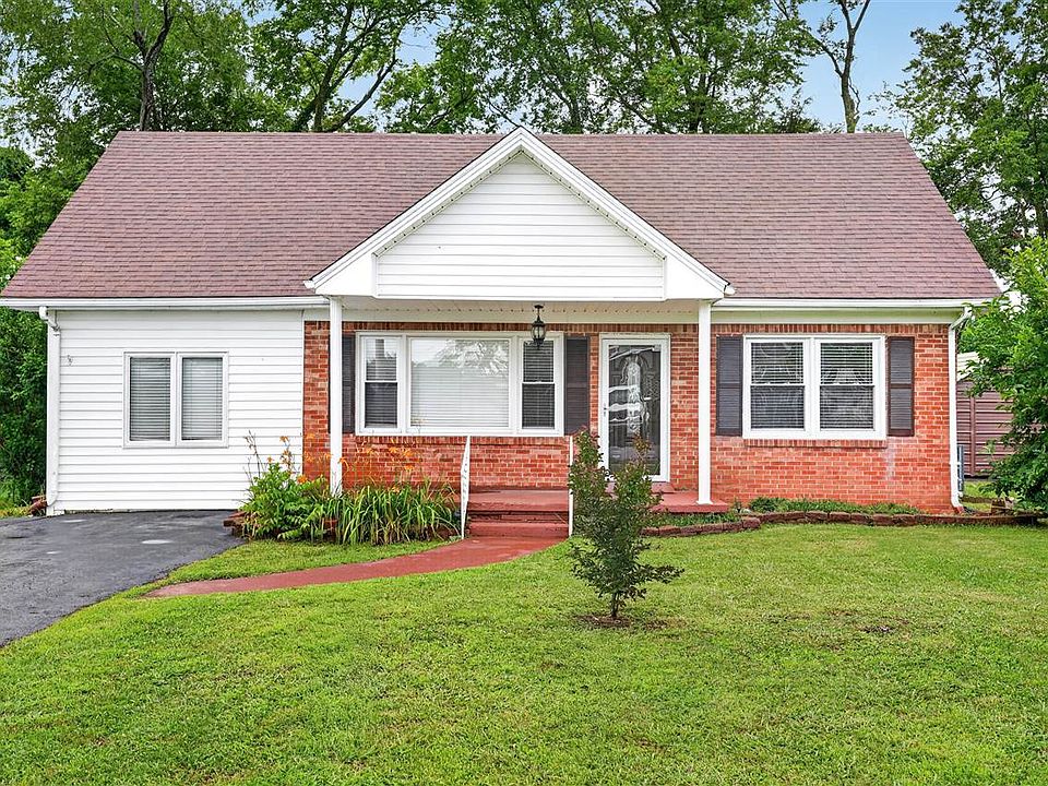 1st image of 114 Baker Dr