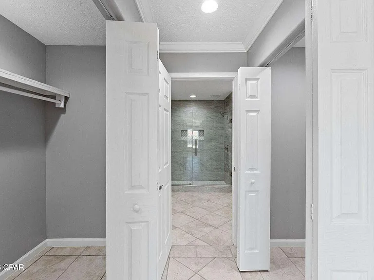 1041 Plantation Dr — Photo 9