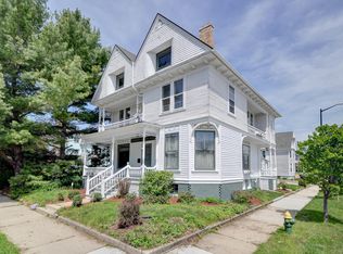 102 10th St, Racine, WI 53403