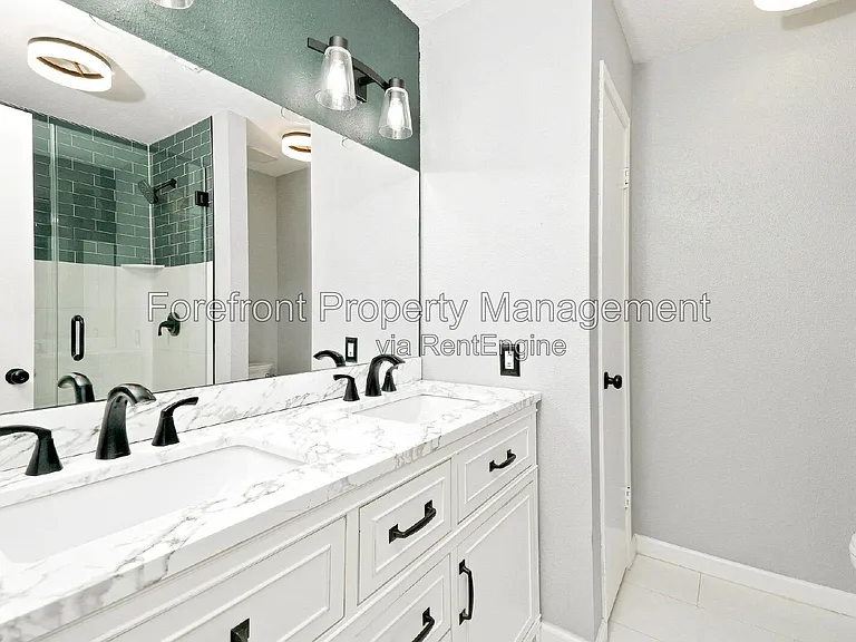 6023 Broadmeadow — Photo 10