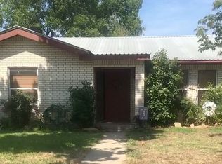 1515 Parker St, Goldthwaite, TX 76844