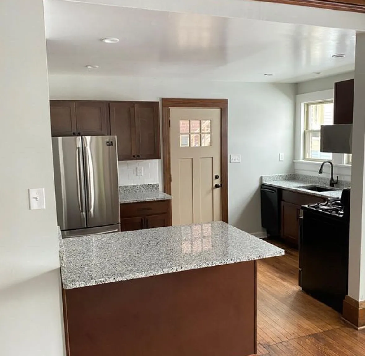 2 bed, 1100 sqft, $1,495 — Photo 4