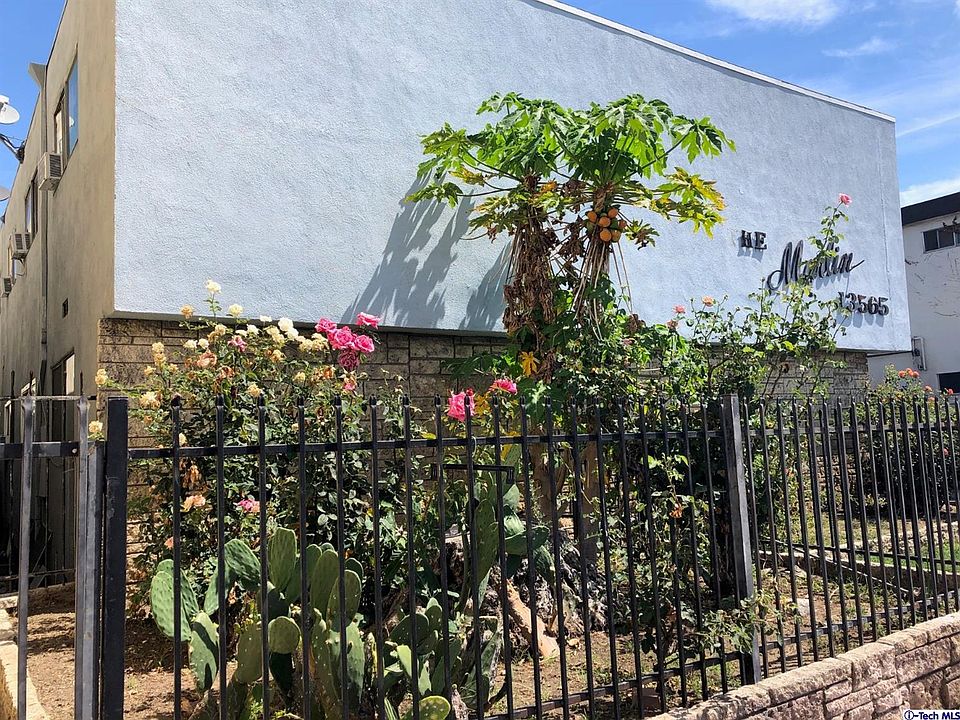 1st image of 13565 Victory Blvd