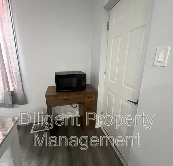 219 Stewart St #PROPERTY — Photo 6
