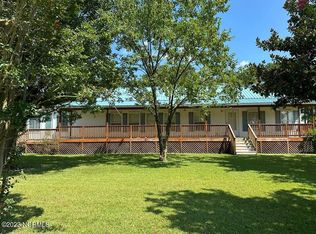 90 Farm Ln, Washington, NC 27889