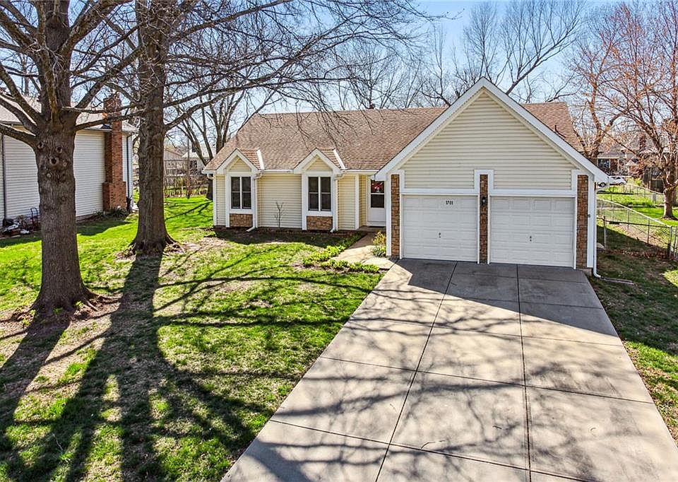 1701 S Kiowa Dr, Olathe, KS 66062 Zillow