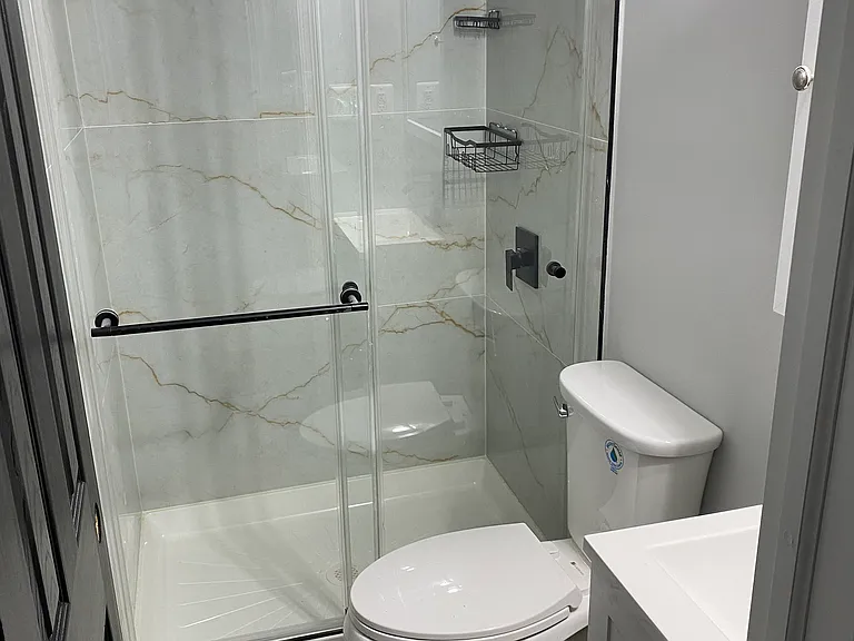 2501 Linden Ave #B — Photo 6