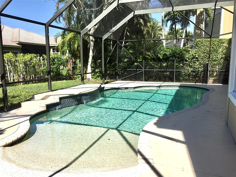 7477 NW 114th Ter — Photo 31
