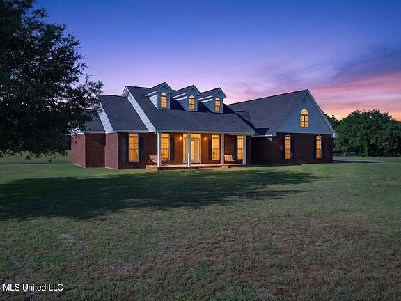 3rd image of 6819 Pinetop Rd
