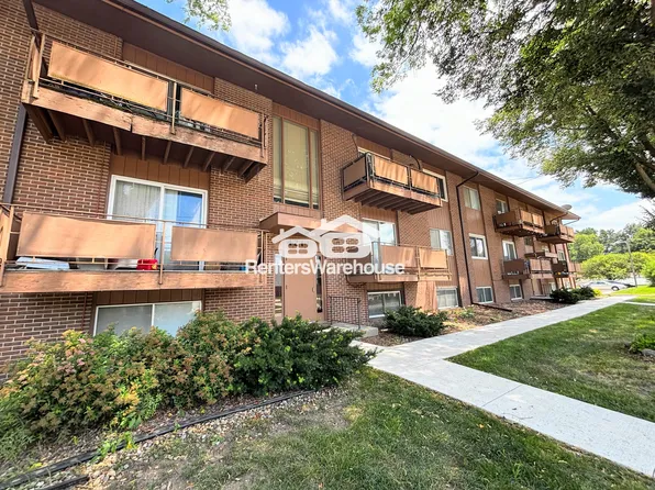 4211 65th St APT 4, Urbandale, IA 50322