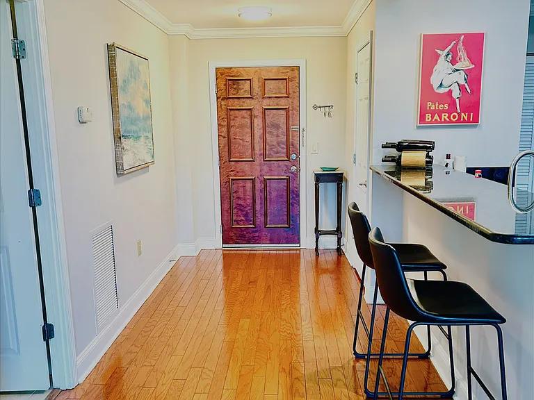 300 W 5th St #412-1 — Photo 3