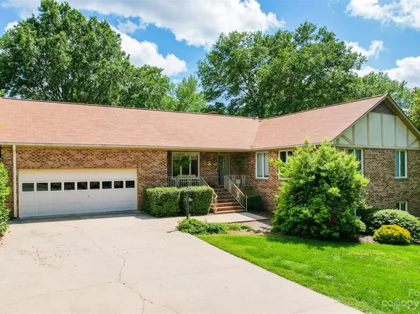 303 Brentwood Dr, Locust, NC 28097