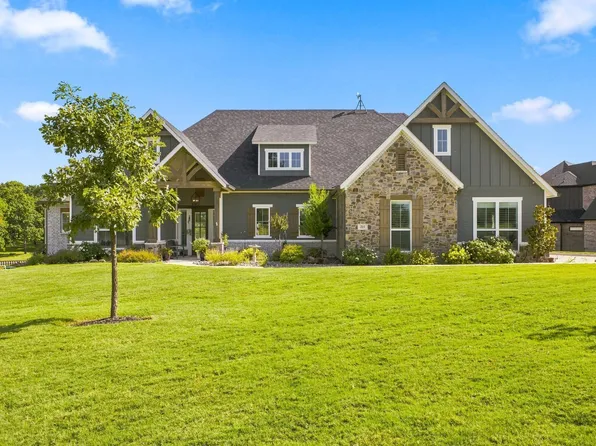 215 Tonkawa Trl, Corsicana, TX 75109
