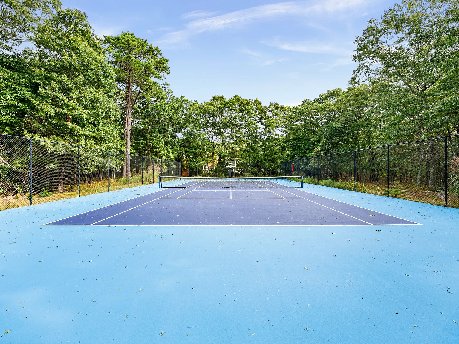 Renovated Contemporary Living, with tennis!, EH NW Woods — Photo 3