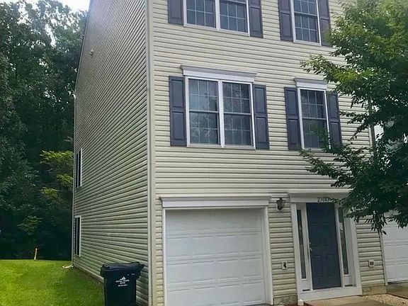 3rd image of 23043 Triple Crown Dr